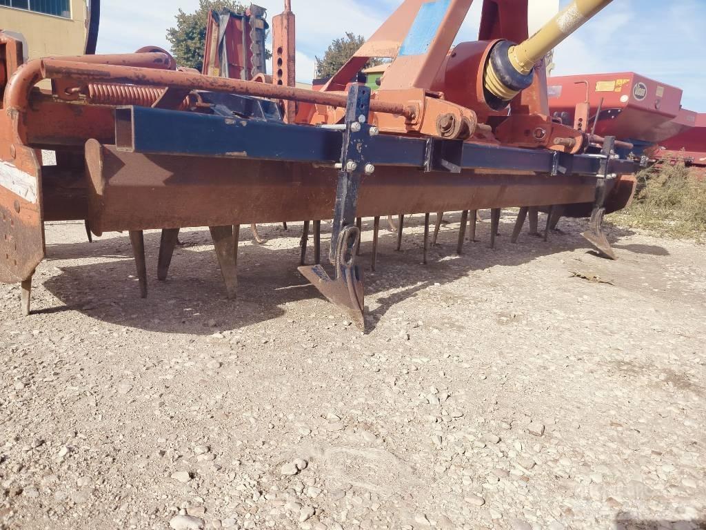 Kuhn HR 302 Akėčios