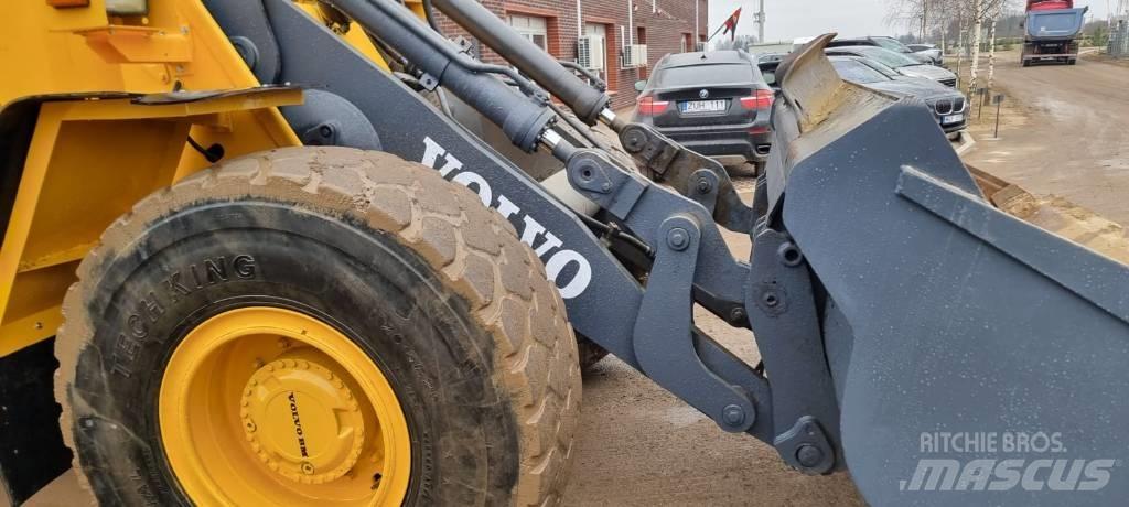 Volvo L 90 B Naudoti ratiniai krautuvai