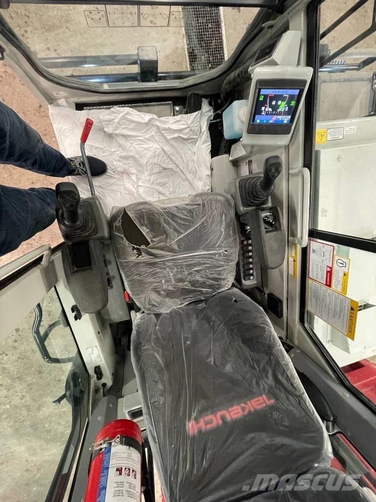Takeuchi TCR 50 Vikšrinė savivartė technika