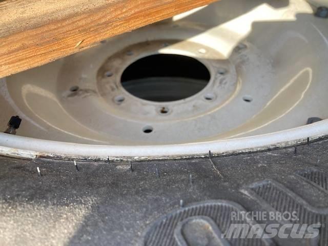 Trelleborg 540/65R34 Padangos, ratai ir ratlankiai