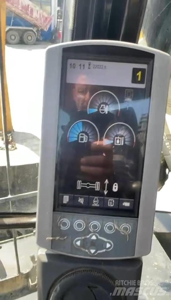 CAT 318D MH Ratiniai ekskavatoriai