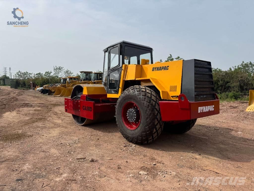 Dynapac CA 30 D Vieno būgno volai