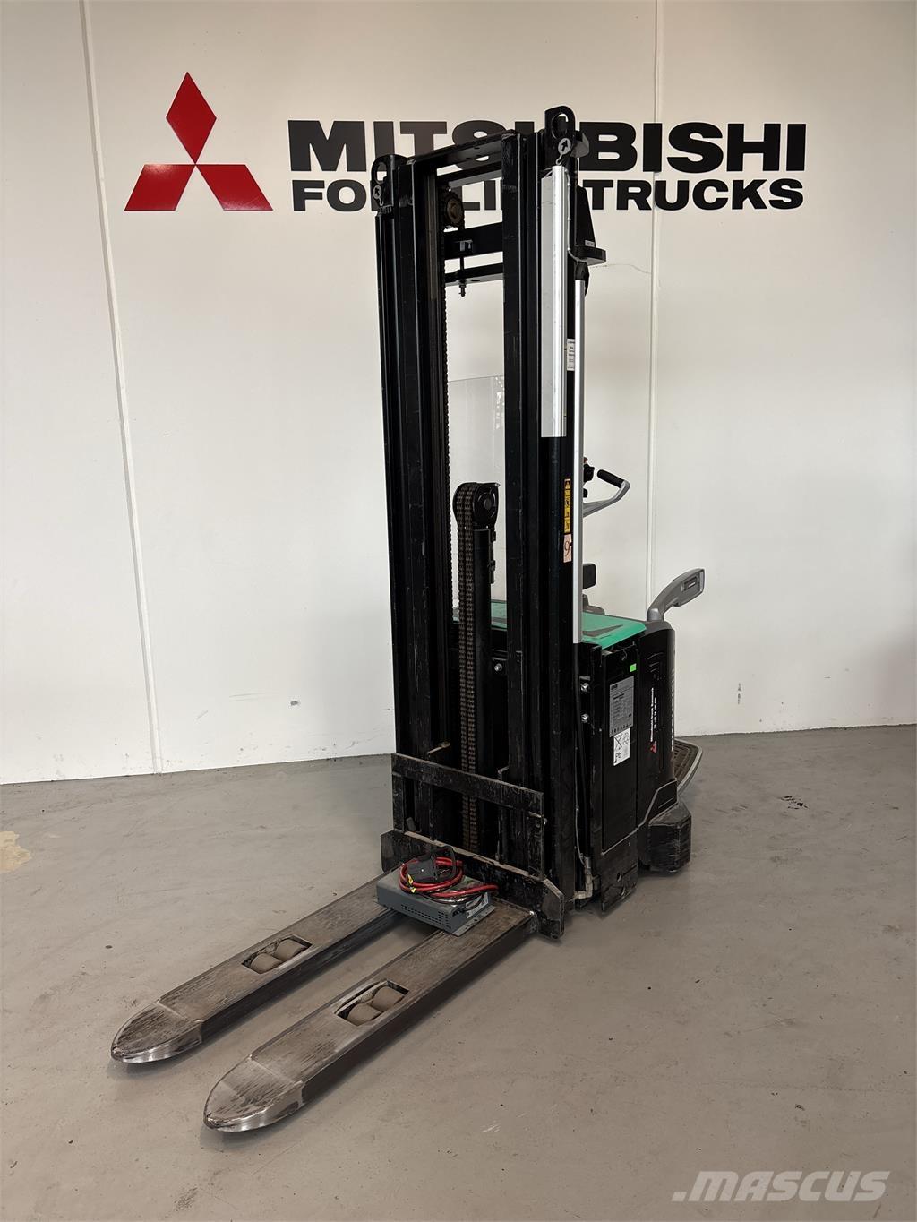 Mitsubishi SBV16N Savaeigiai rietuvai