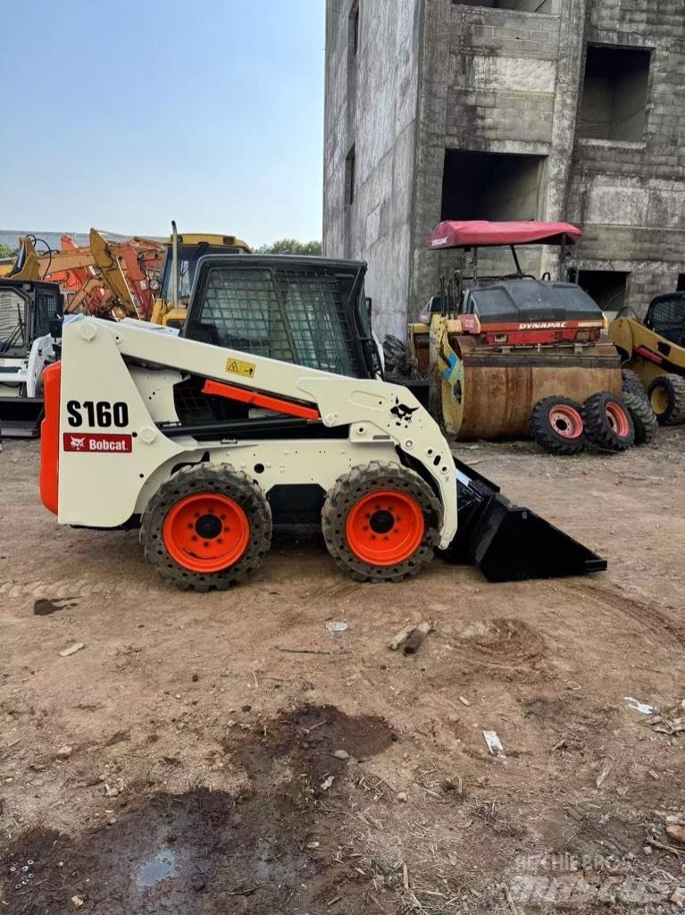 Bobcat S 160 Krautuvai su šoniniu pasukimu
