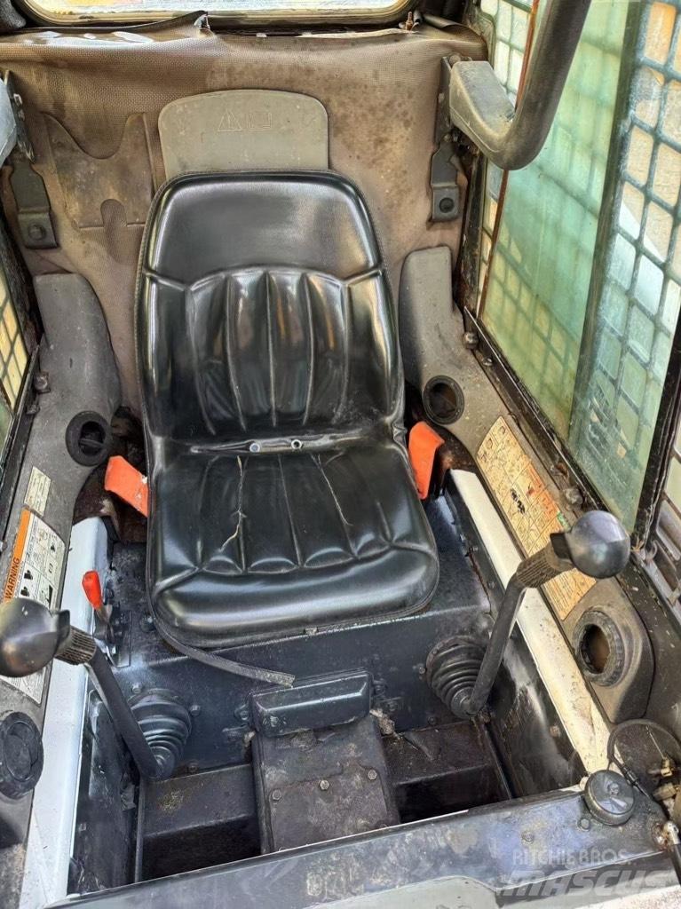 Bobcat S 160 Krautuvai su šoniniu pasukimu