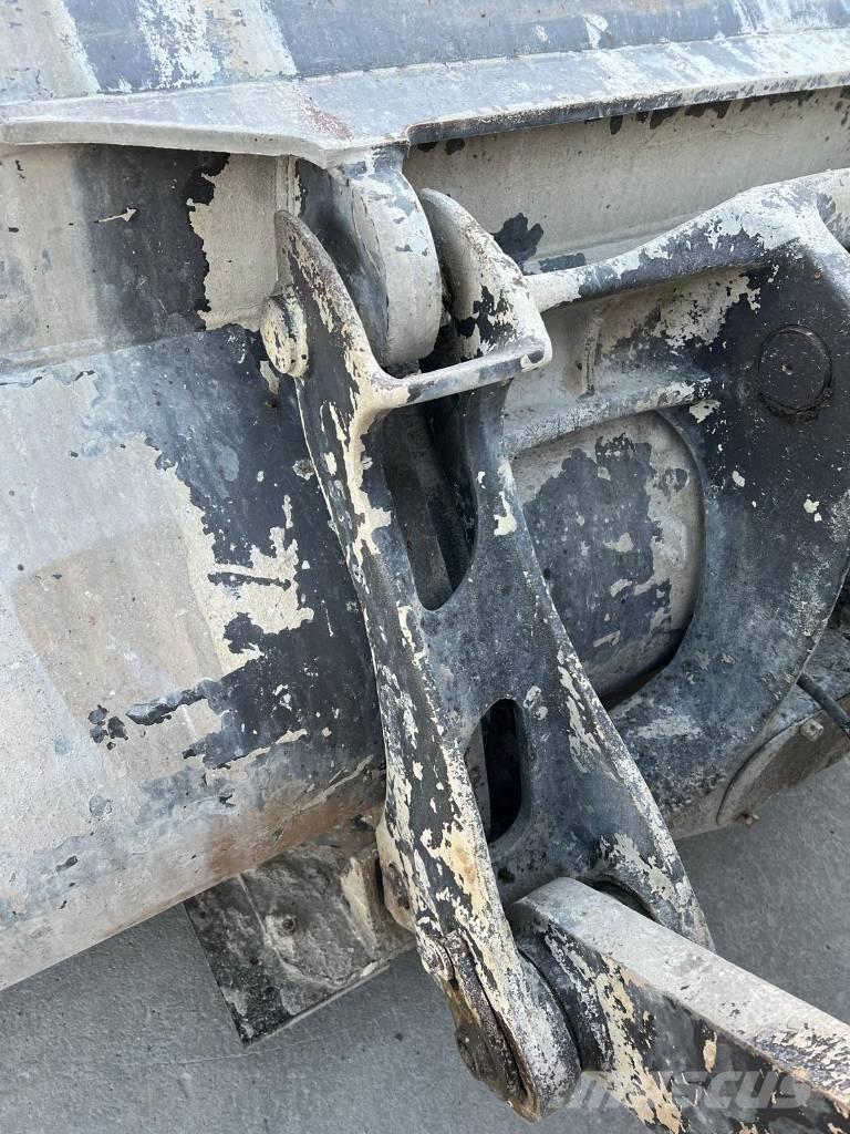 Volvo L120G Naudoti ratiniai krautuvai