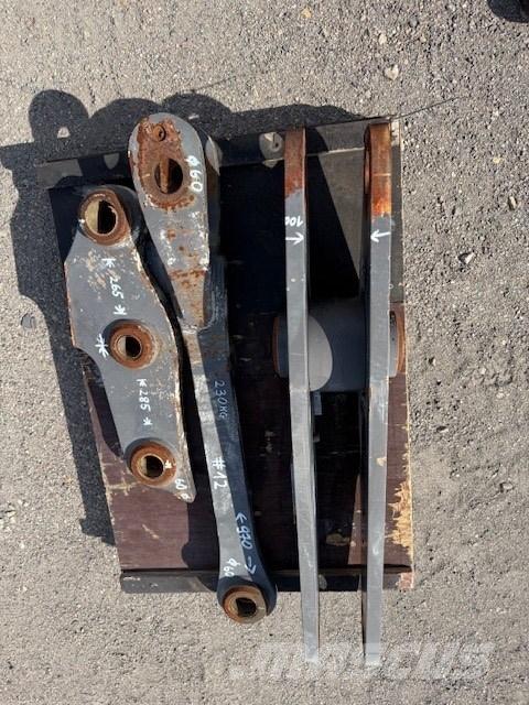 Volvo BUCKET LINK Kaušai