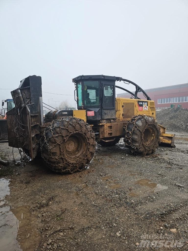 CAT 525 D Skiedrovežiai