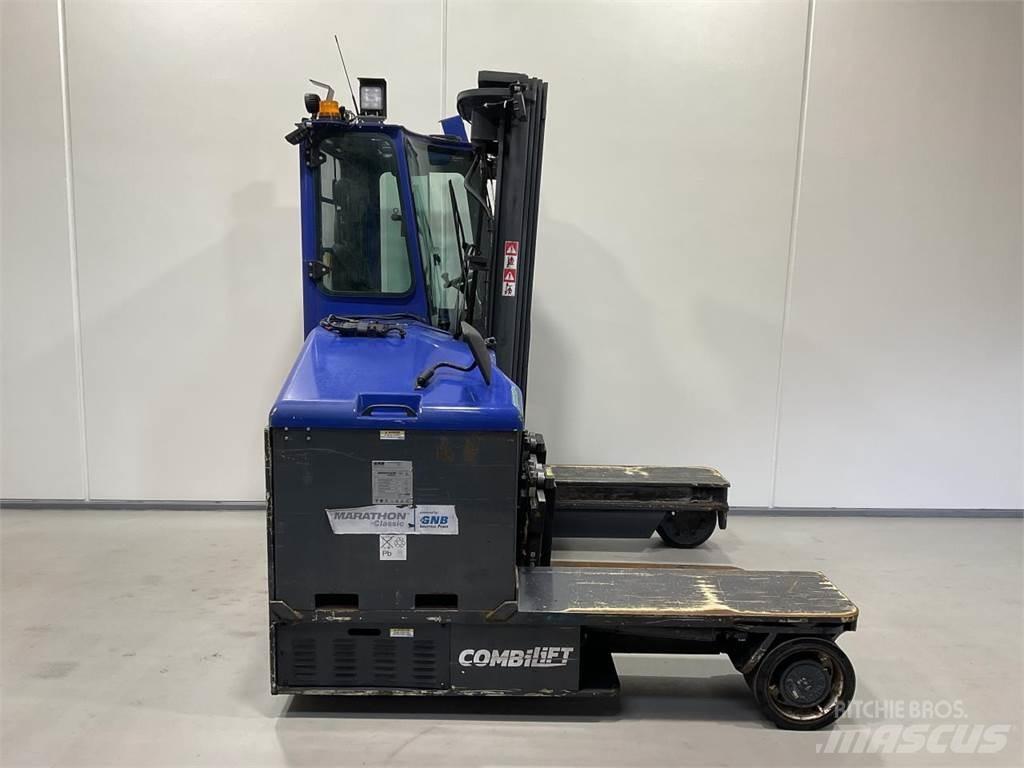 Combilift C4000ET Šakiniai krautuvai su privažiavimu iš visų keturių pusių