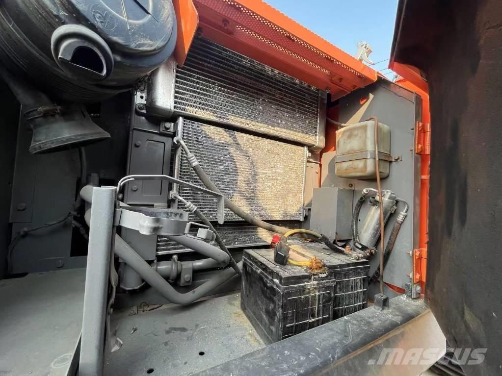 Hitachi ZX 160 Vikšriniai ekskavatoriai