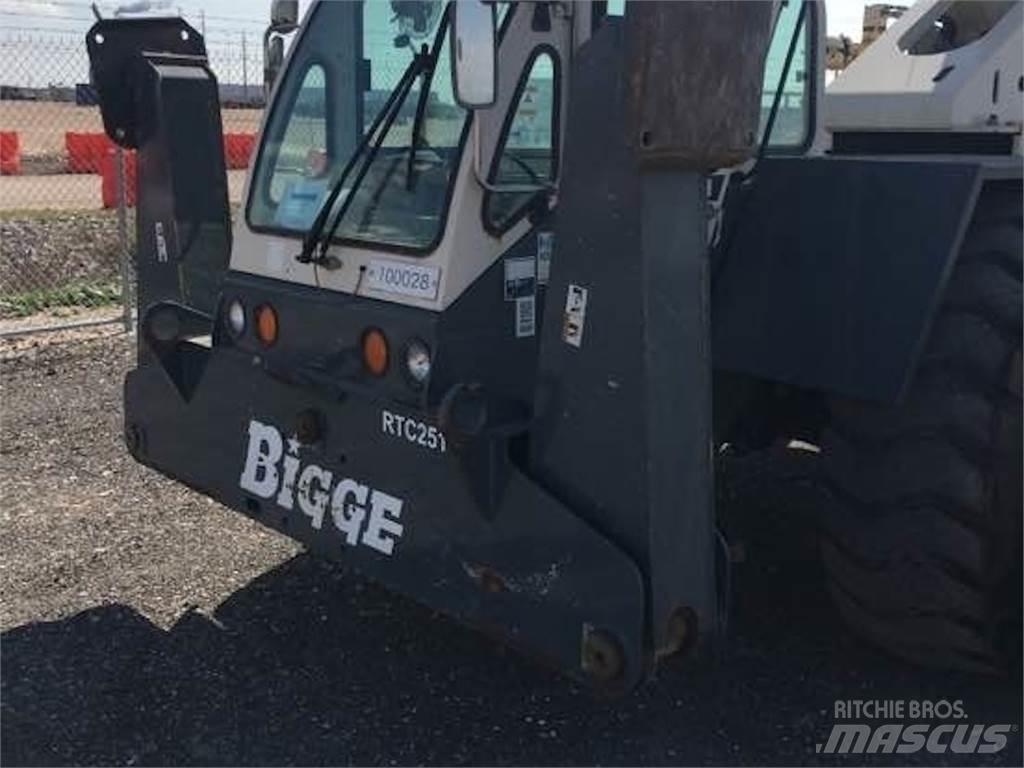 Terex CD225 Neapdoroto reljefo kranai