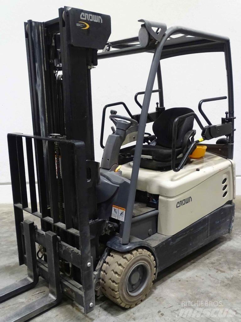 Crown SCT6060-2.0 Elektriniai šakiniai krautuvai