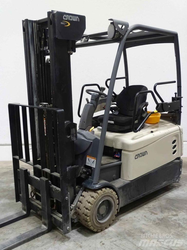 Crown SCT6060-2.0 Elektriniai šakiniai krautuvai