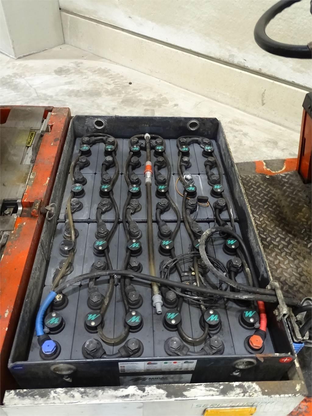 Montini 1603HE Elektriniai šakiniai krautuvai