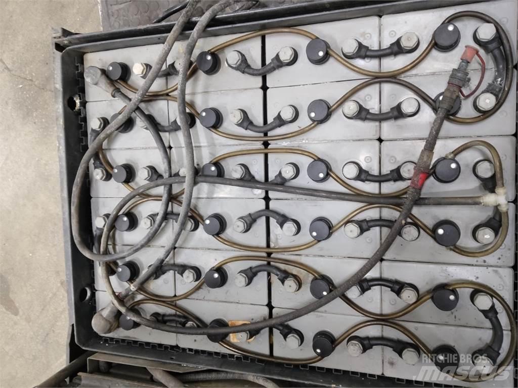 Still R20-15 Elektriniai šakiniai krautuvai
