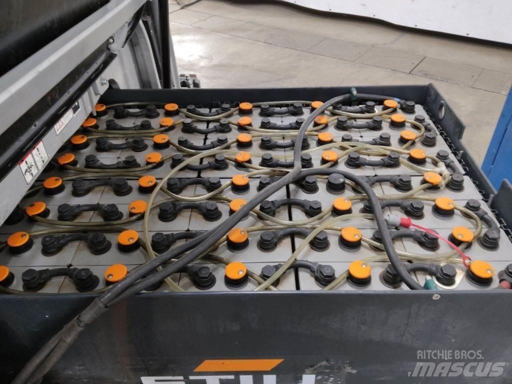 Still RX60-25 Elektriniai šakiniai krautuvai