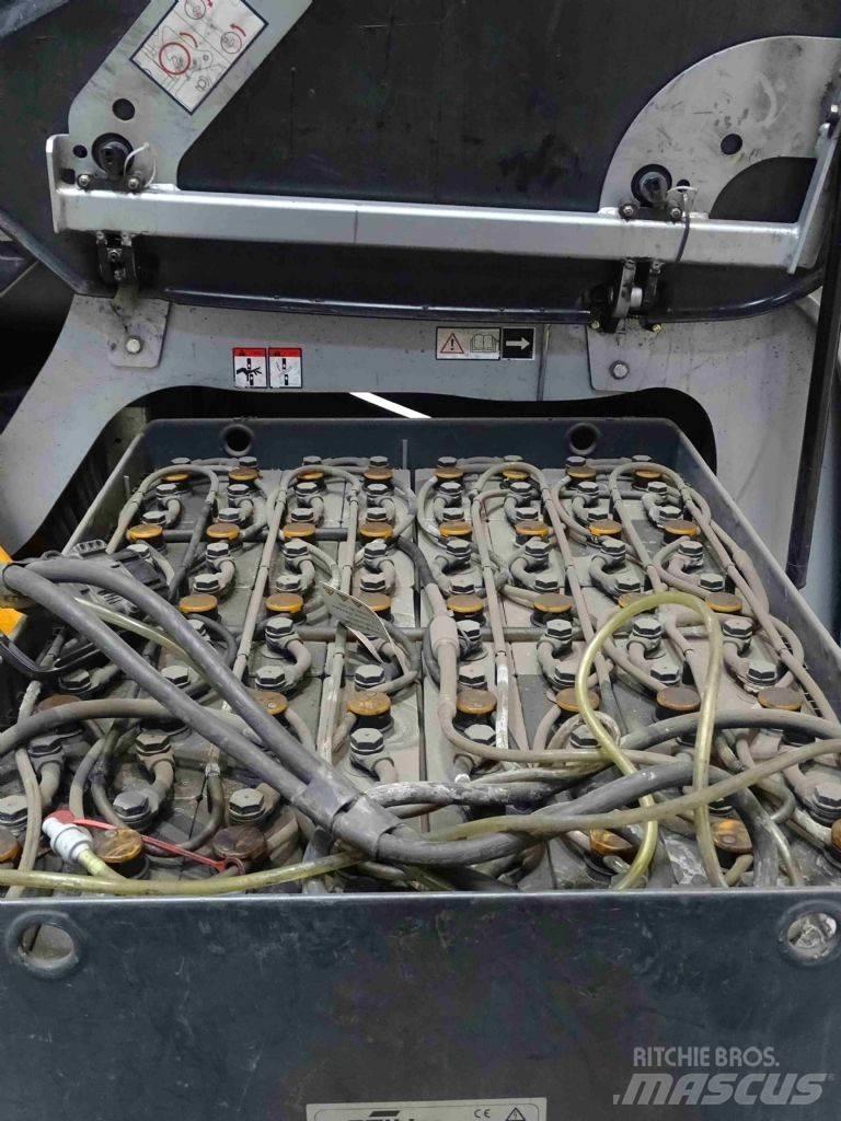 Still RX60-25 Elektriniai šakiniai krautuvai