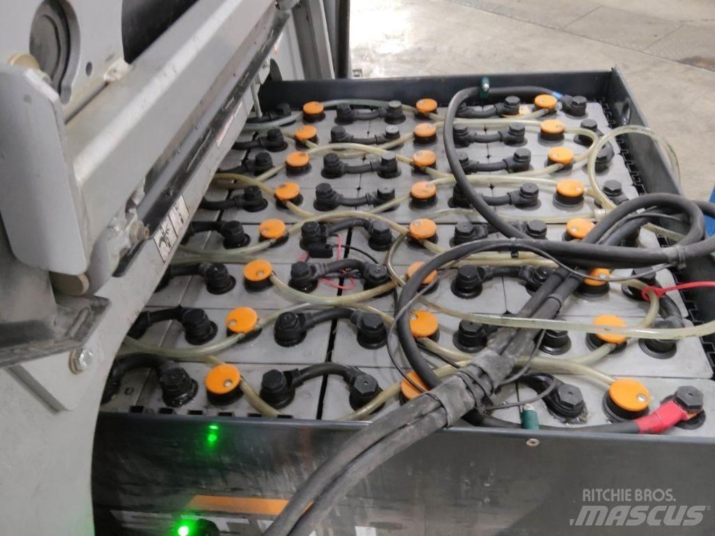 Still RX60-25 Elektriniai šakiniai krautuvai