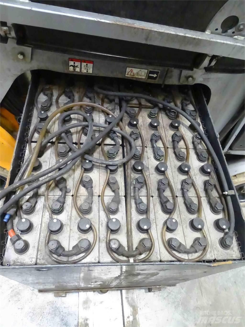 Still RX60-30 Elektriniai šakiniai krautuvai