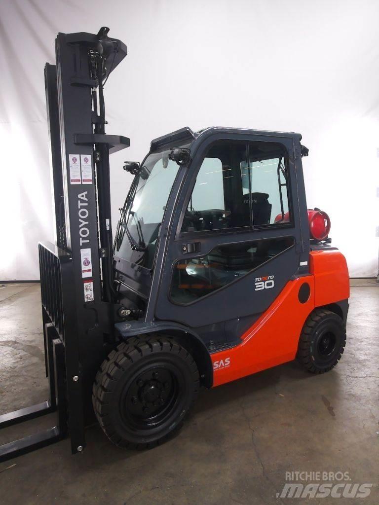 Toyota 02-8FGF30 LPG (dujiniai) krautuvai