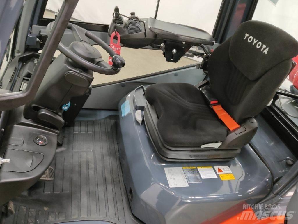 Toyota 02-8FGF30 LPG (dujiniai) krautuvai