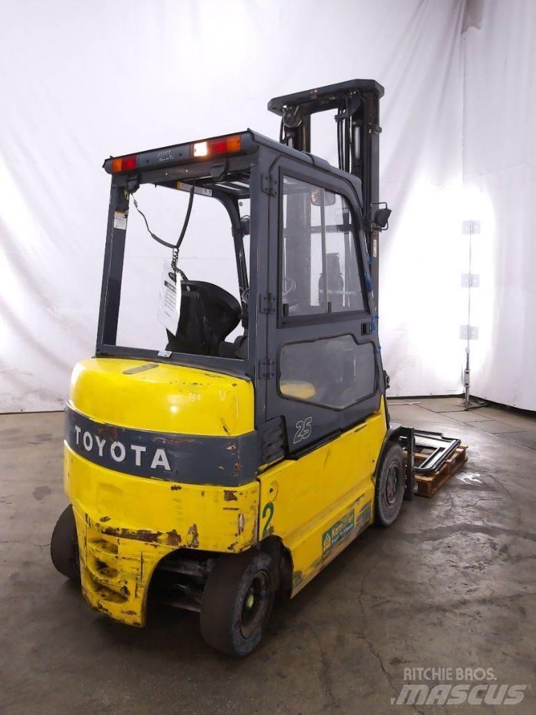 Toyota 7FBMF25 Elektriniai šakiniai krautuvai