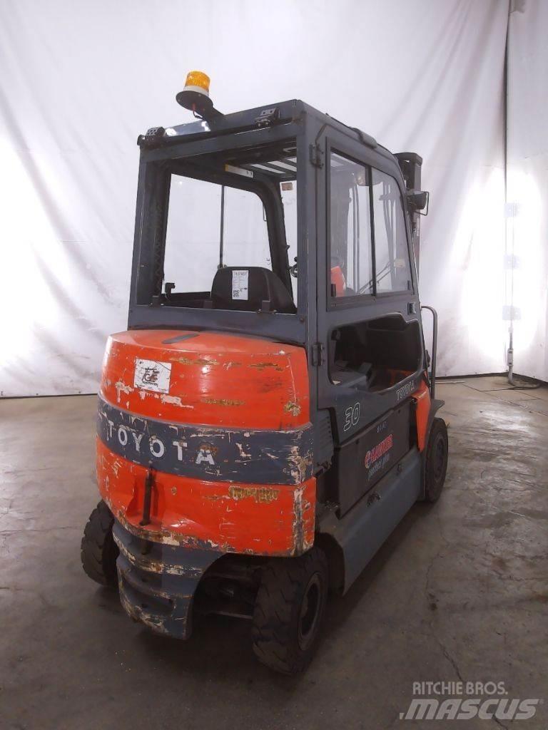 Toyota 7FBMF30 Elektriniai šakiniai krautuvai