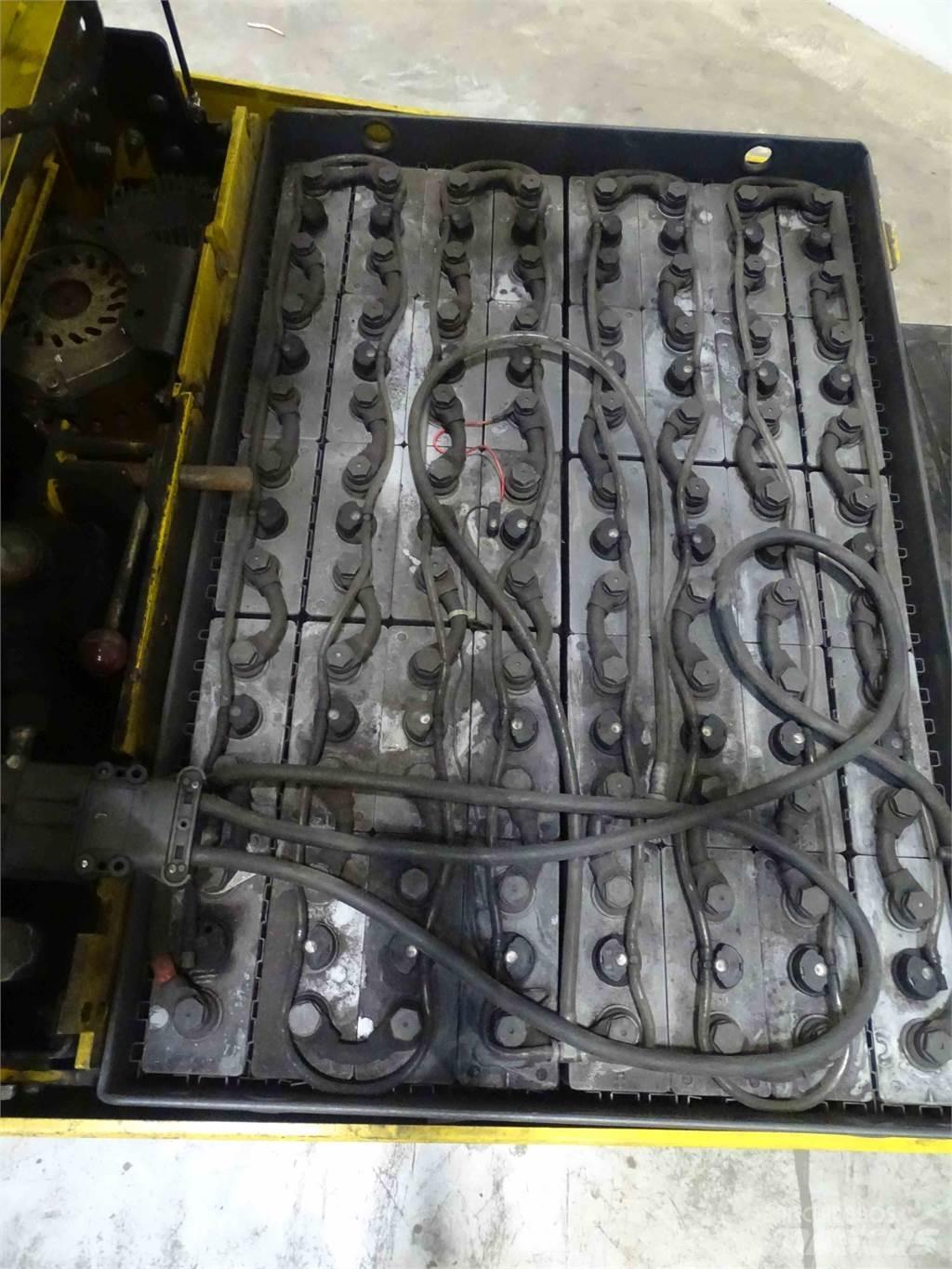 Yale ERP25ALF Elektriniai šakiniai krautuvai