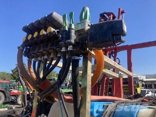  atasa 1000 L Prikabinami purkštuvai