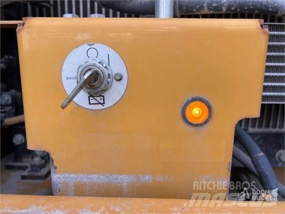 CAT 320 Vikšriniai ekskavatoriai