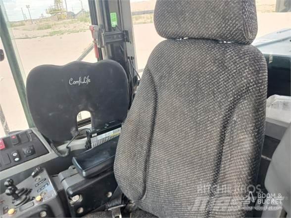 CAT 982M Naudoti ratiniai krautuvai