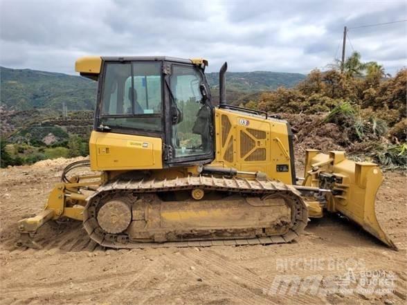 CAT D3 Vikšriniai buldozeriai