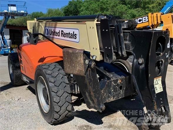 JLG 1055 Teleskopiniai krautuvai