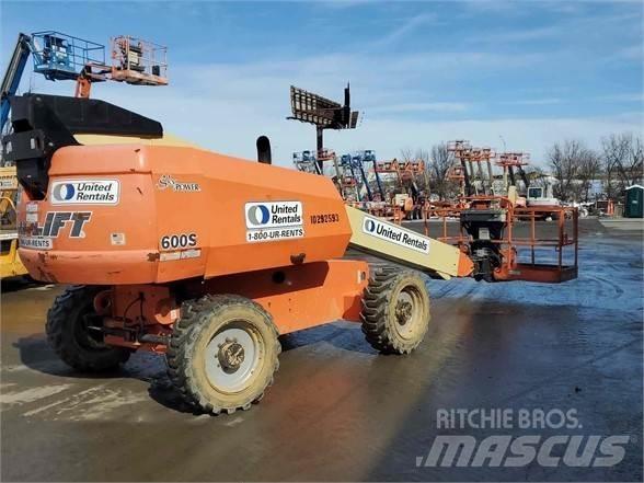 JLG 600S Teleskopiniai keltuvai