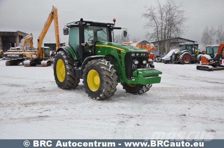 John Deere 8245R Traktoriai