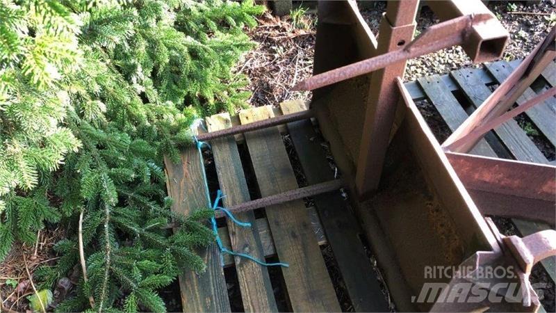  Ålø Frontalinių krautuvų priedai