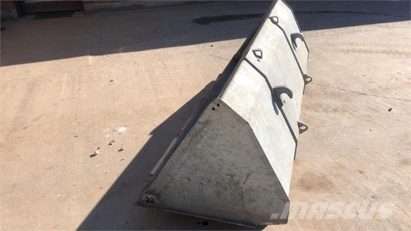 Fliegl  Frontaliniai krautuvai ir ekskavatoriai