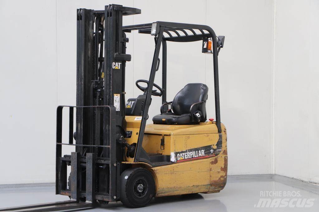 CAT EP15KRT Elektriniai šakiniai krautuvai