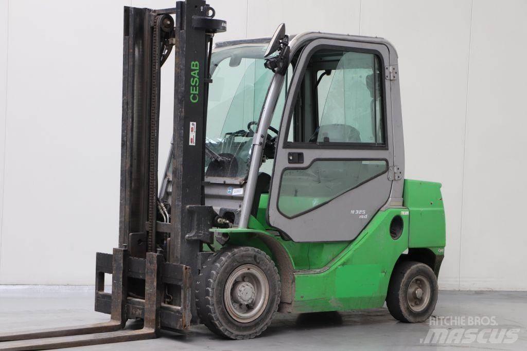 Cesab M325D Dyzeliniai krautuvai