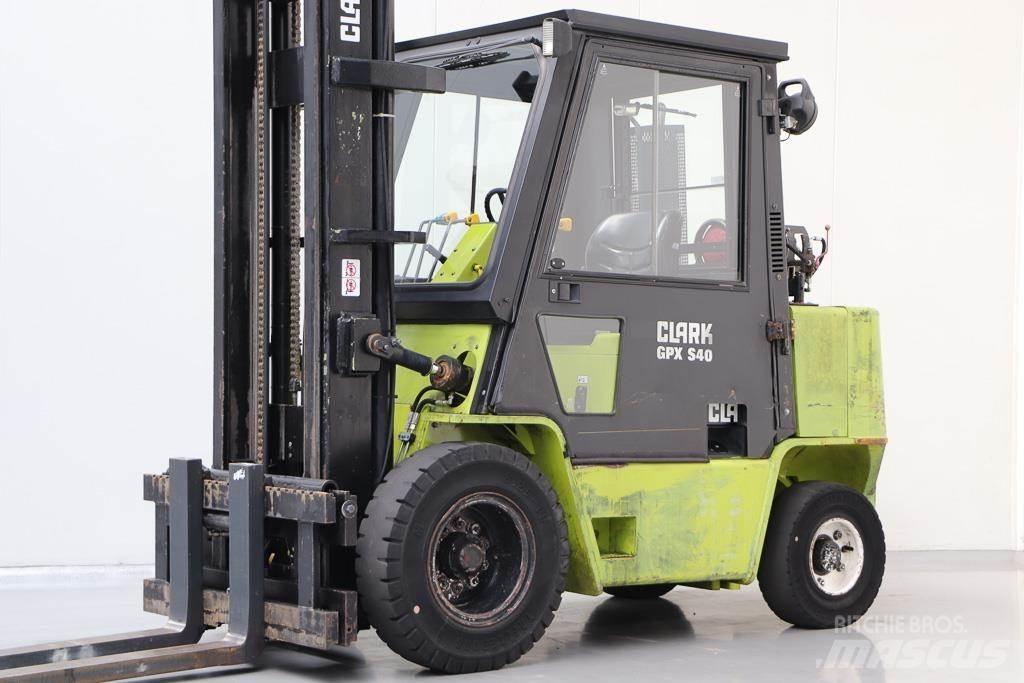 Clark GPX 40 LPG (dujiniai) krautuvai