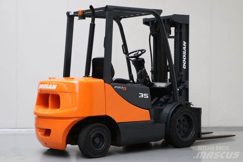 Doosan D35S Dyzeliniai krautuvai