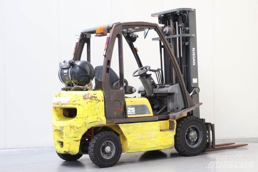 Nissan UD02A25PQ LPG (dujiniai) krautuvai