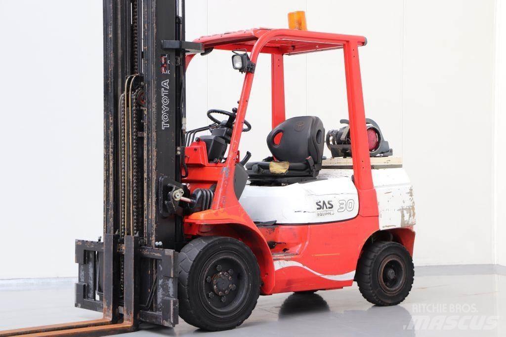 Toyota 02-7FGF30 LPG (dujiniai) krautuvai
