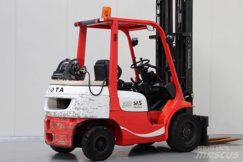 Toyota 02-7FGF30 LPG (dujiniai) krautuvai