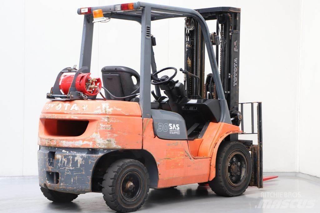 Toyota 02-7FGF30 LPG (dujiniai) krautuvai