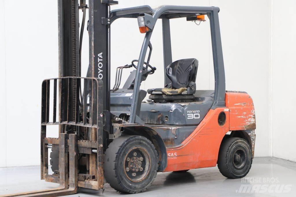 Toyota 02-8FDF30 Dyzeliniai krautuvai