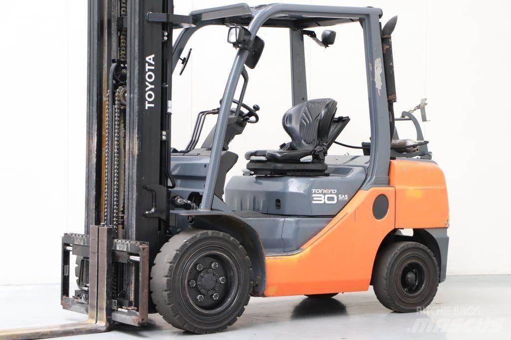 Toyota 02-8FGF30 LPG (dujiniai) krautuvai