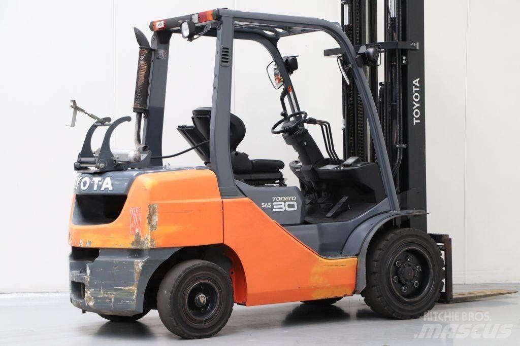 Toyota 02-8FGF30 LPG (dujiniai) krautuvai