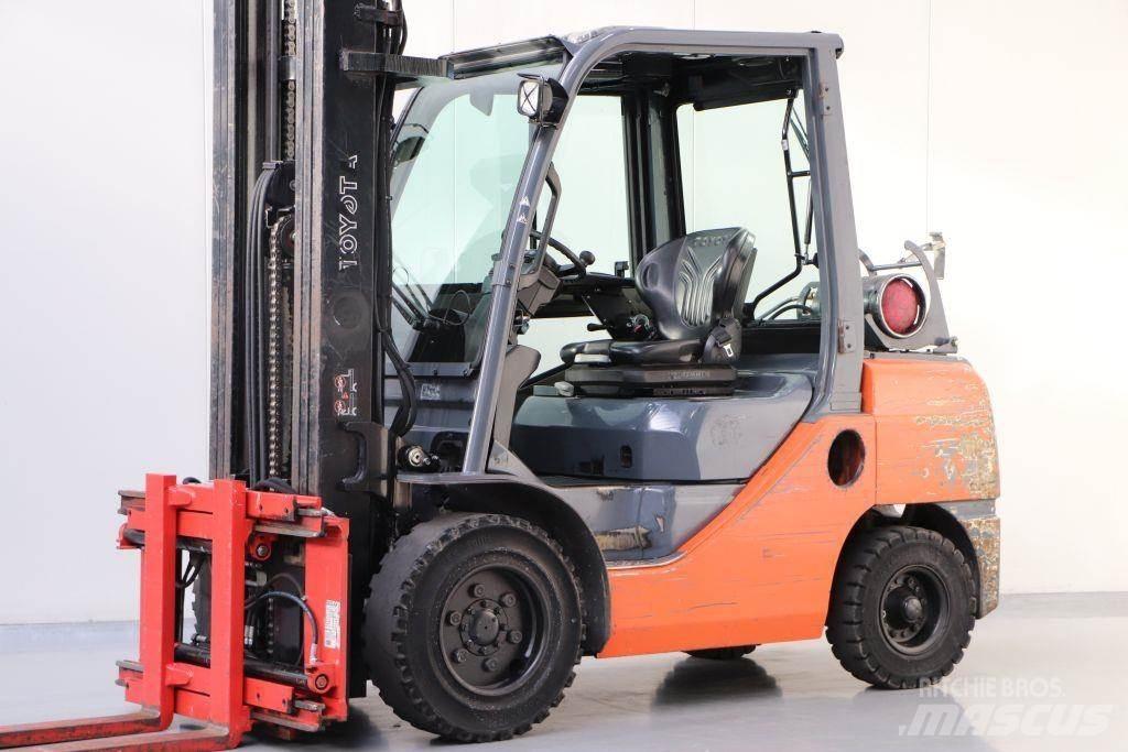 Toyota 02-8FGJF35 LPG (dujiniai) krautuvai
