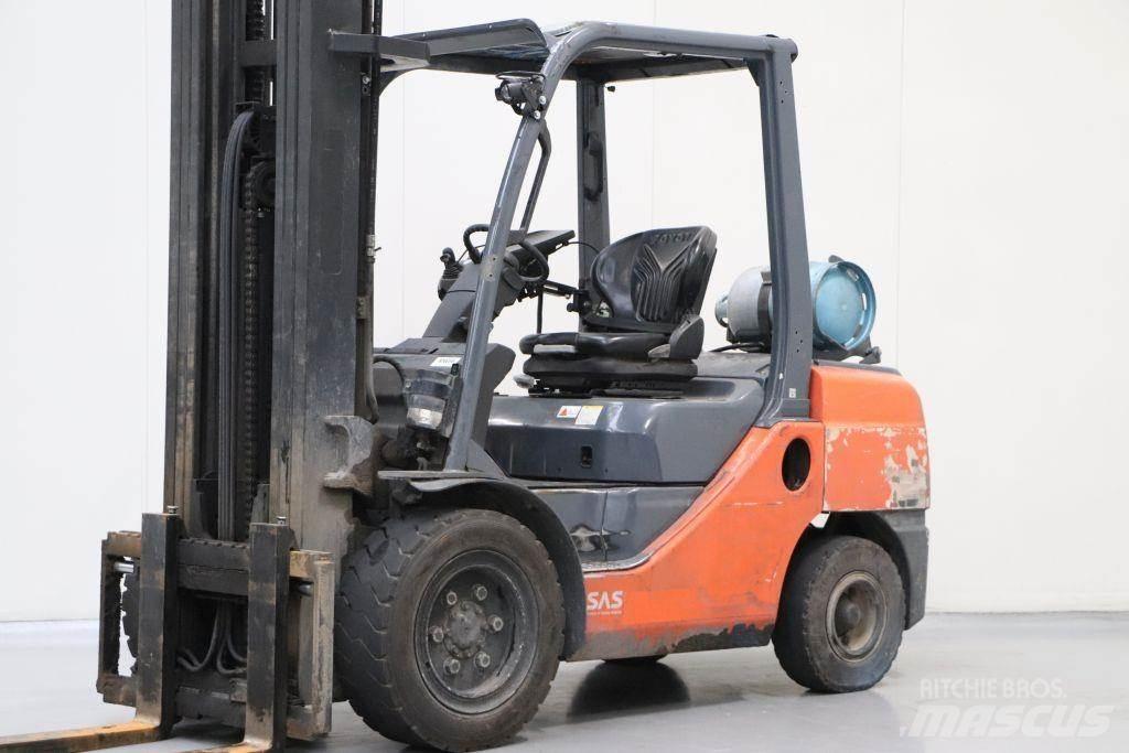 Toyota 02-8FGJF35 LPG (dujiniai) krautuvai